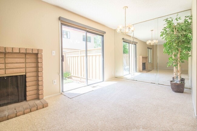 Photo - Excellent 3 Bed 2.5 Bath Town Home!