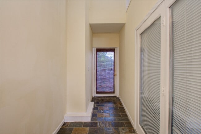 Photo - 5313 Palmetto St Unit B