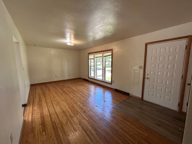 Photo - 1421 Starbeck Cir
