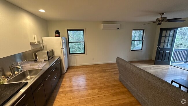Building Photo - 311 Ridgeland Ave Rental