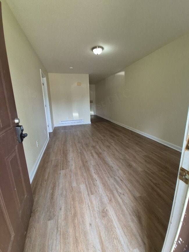 Photo - Montgomery Apartments Unit 18