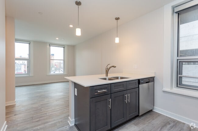 Studio, 1 BA - 498 SF
