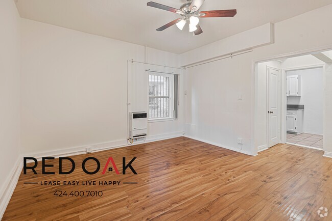 Building Photo - Terrific Studio with Beautiful Hardwood St... Unit 113 Rental