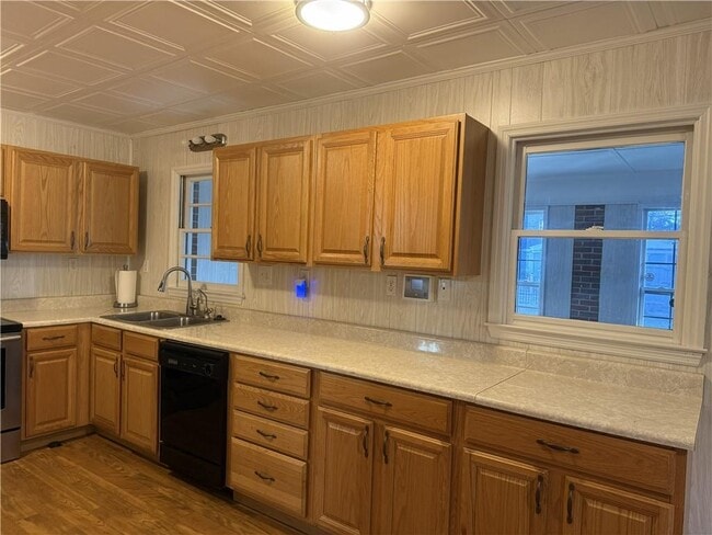 Photo - 2222 Parkwood Dr