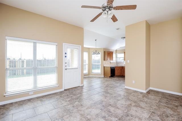 Photo - 113 Currie Ct