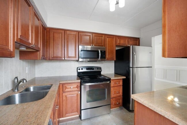 Building Photo - 510 Prosperity Farms Rd Rental