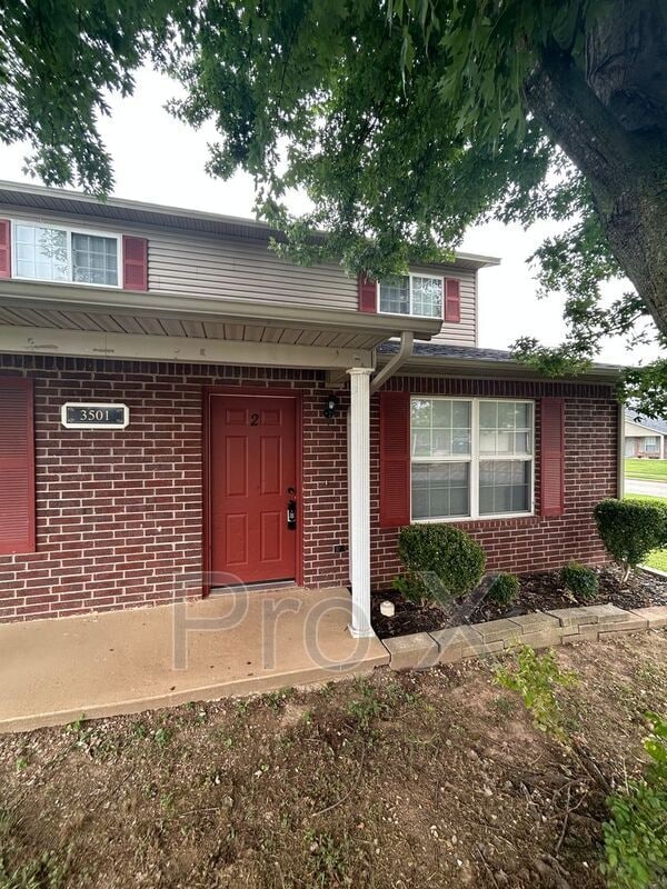 Building Photo - 3501 SW Landau Ct Unit Apt 2