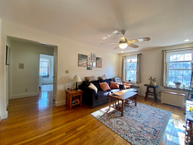 Building Photo - 7 Lanark Rd Unit 3 Rental