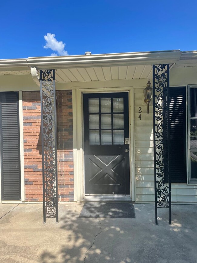 Photo - Three bedroom 1 1/2 bath ranch home