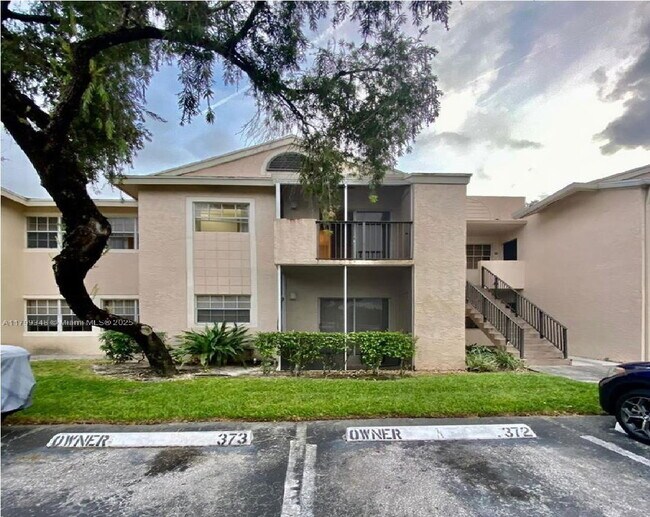 Building Photo - 640 Cypress Club Way Unit E12 Rental