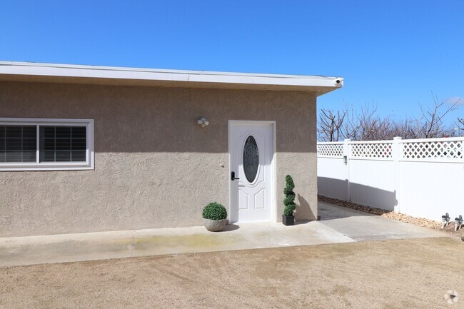 Building Photo - Oasis in Orcutt Rental