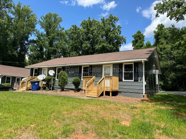 Building Photo - 4229 Ogburn Ave Unit A Rental