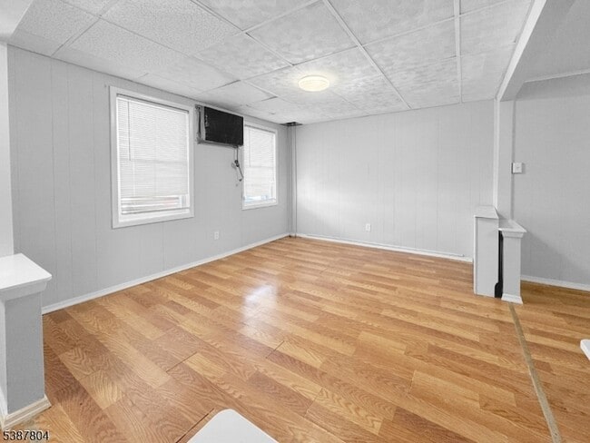 Photo - 204 Mercer St