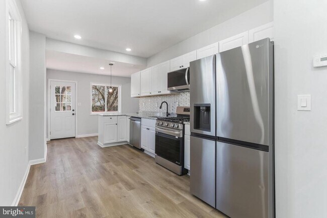 Photo - 6613 Fairmount Ave