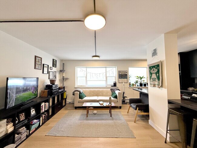 Photo - 111 Craydon Rd Unit 102