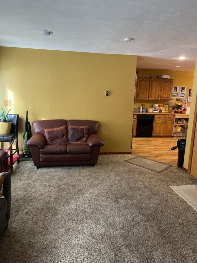 Photo - Woodworks Townhomes--Large 2 Bedroom/2Bath Unit on the Bus Route