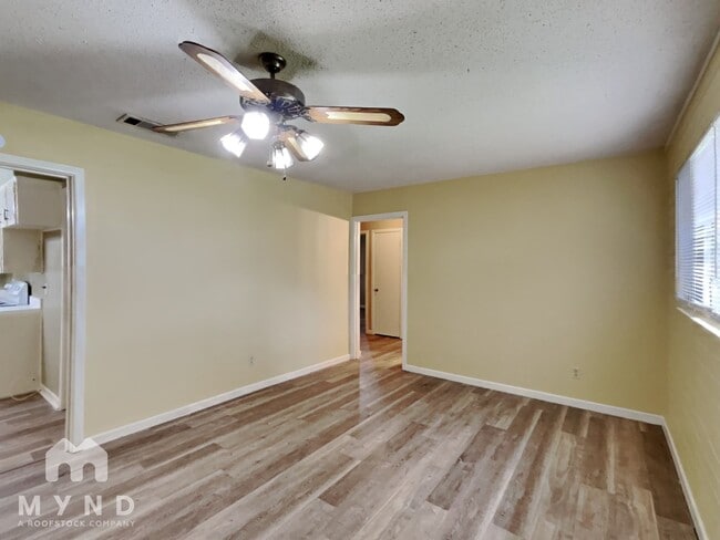 Photo - 1724 Breckenridge St