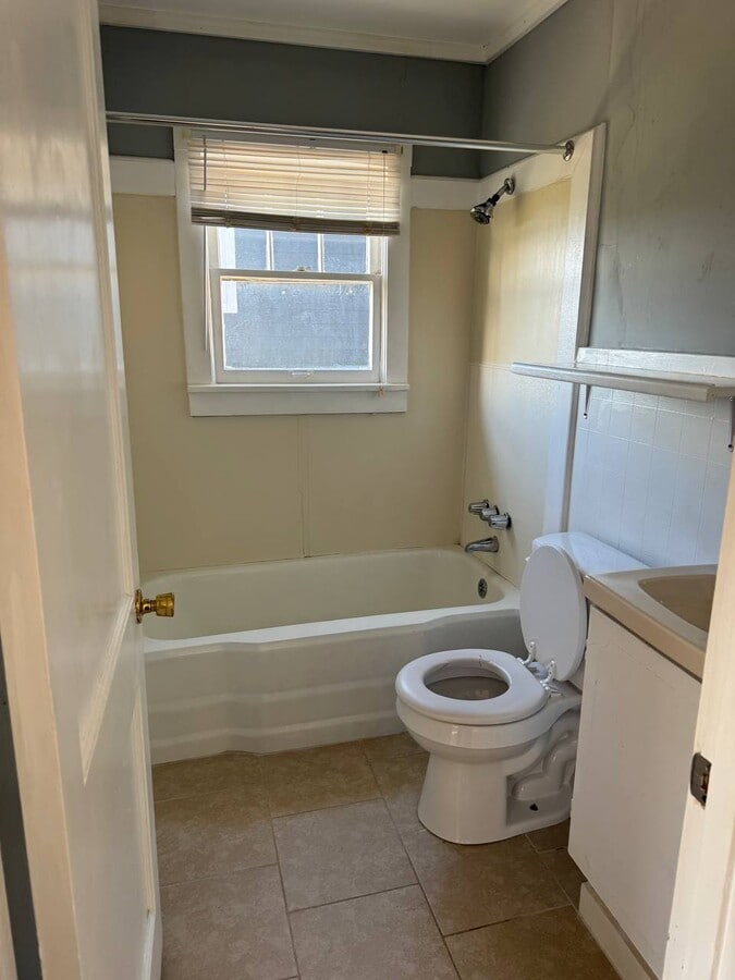 Photo - 324 Hawthorne St Unit B3