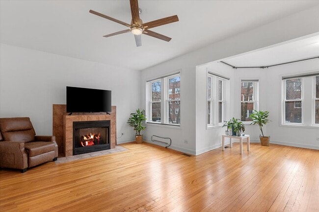 Photo - 6445 N Greenview Ave Unidad 1 Rental