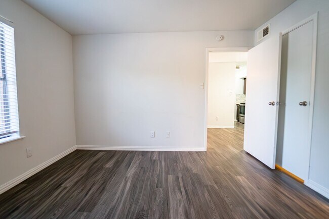 Chesapeake Apartments