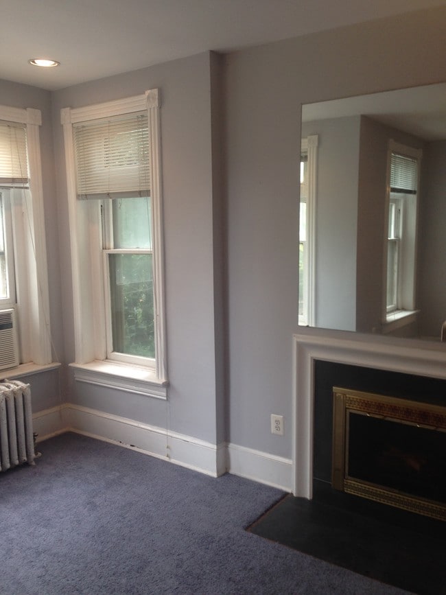 Photo - 219 C St NE Unit 2