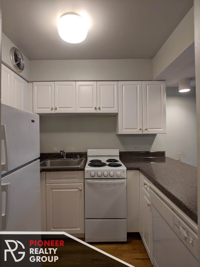 Photo - 1254 N La Salle Dr Unit B2