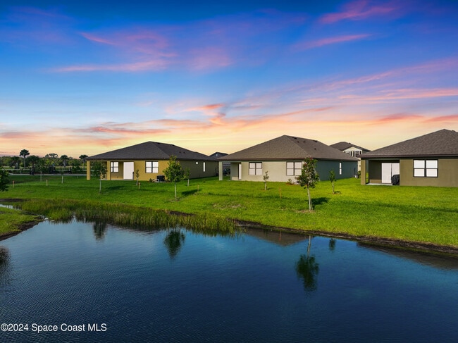 Photo - 2243 Capital Dr