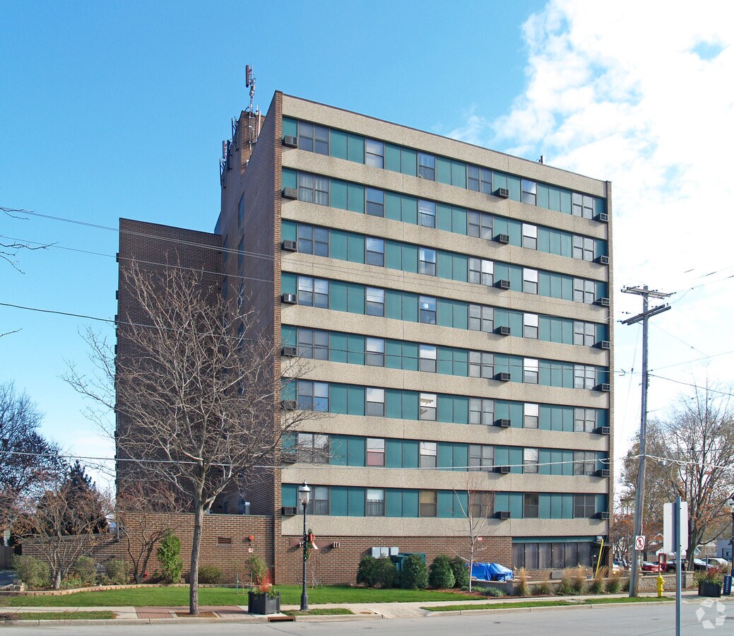 Photo - East Terrace Apartments