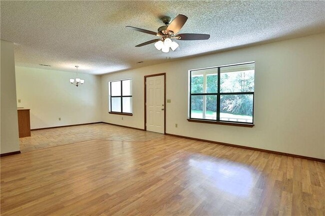 Photo - 1340 N Maxwell Dr