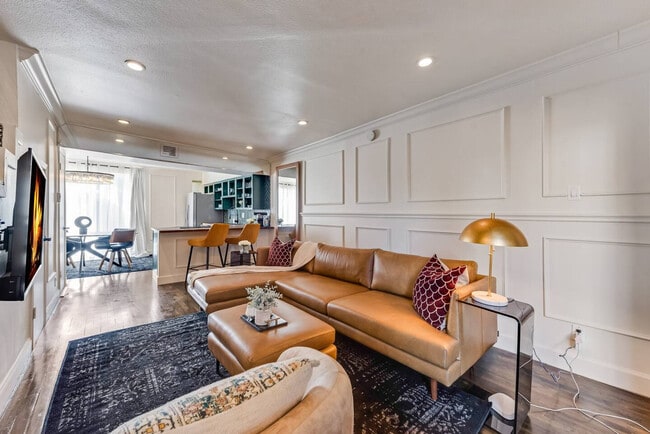 Building Photo - 6011 Gaston Ave Unit ID1309619P Rental