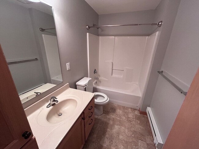 Photo - 545 4th Ave SW