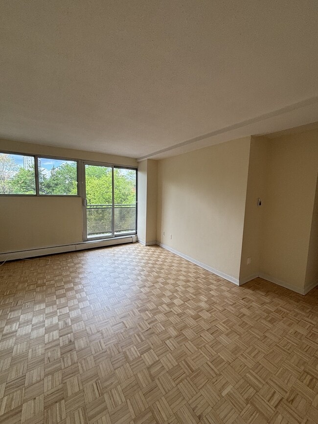 Building Photo - 345 Laurier Ave E Unit 306