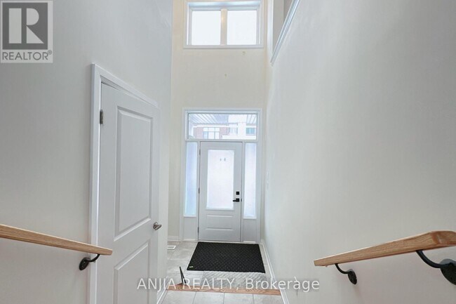 Photo - 33 Millman Ln