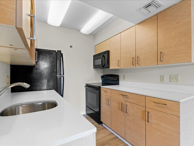 Photo - 1855 Craigshire Dr