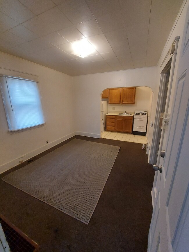 Photo - 713 Victoria Ave Unit 1