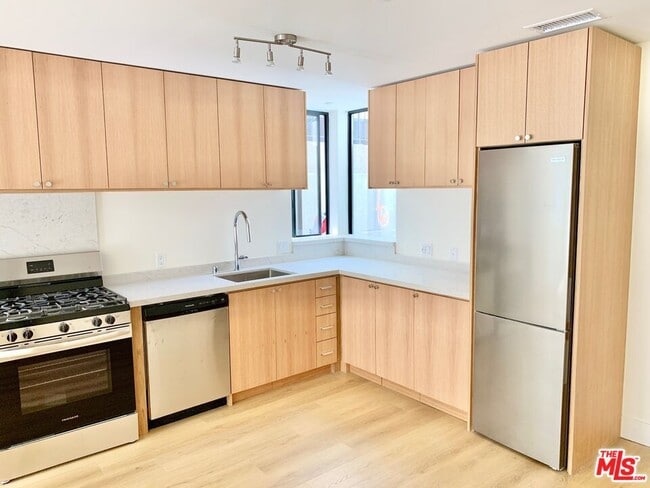 Building Photo - 1822 Overland Ave Unit 103 Rental
