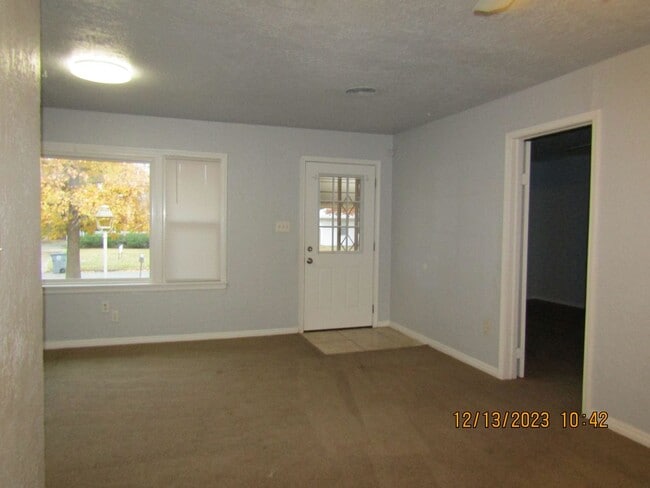 Photo - Close to shopping, Comanche hospital and Cameron University