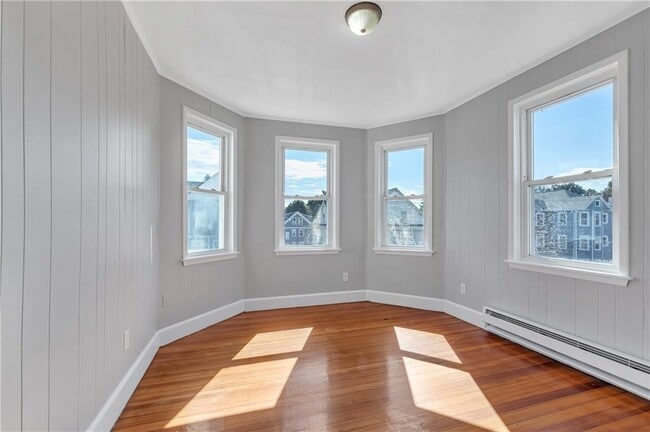 111 Pocasset Ave Unit 3