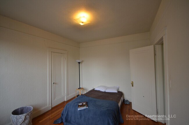 Photo - 69 Chiswick Rd Unit 1