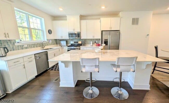 Photo - 6 McCluskey Pl