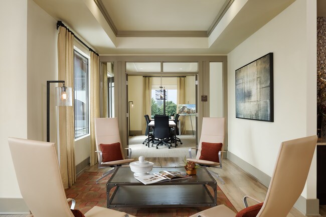 Photo - 4700 Colonnade