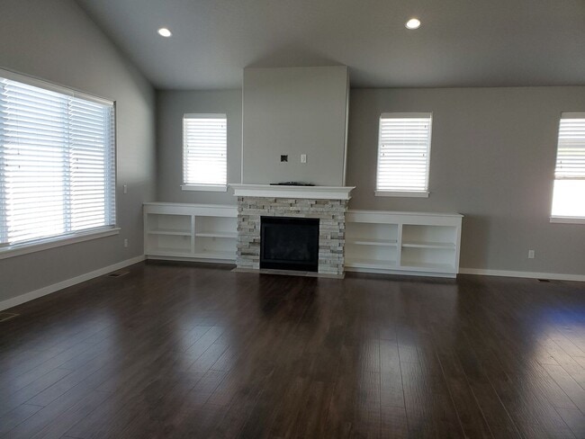 Photo - Immaculate Custom 3 bdrm Home for rent in the Montrose developement!