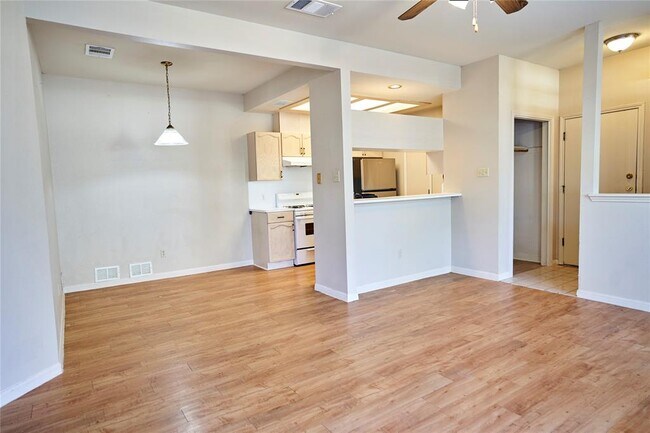 Photo - 508 Gregory Ct