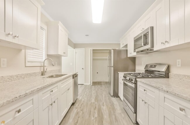 Photo - 5328 Memorial Ln SW