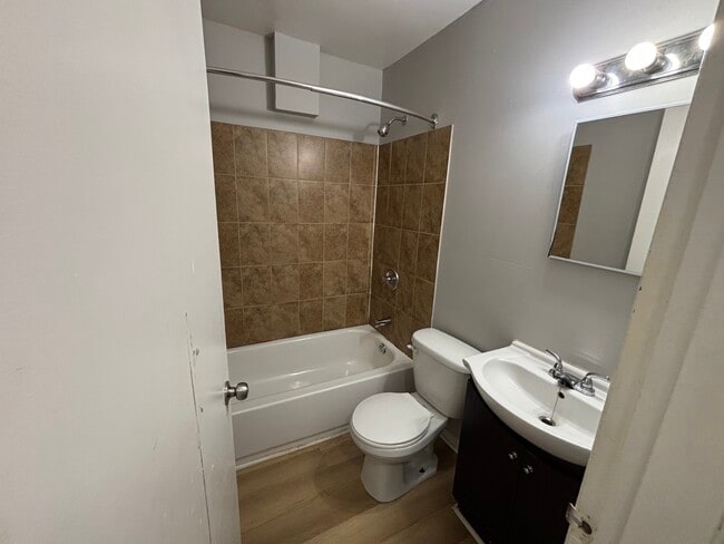 Photo - Charming Unit for Lease Unit 0003