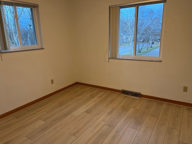 Photo - 621 Broad St