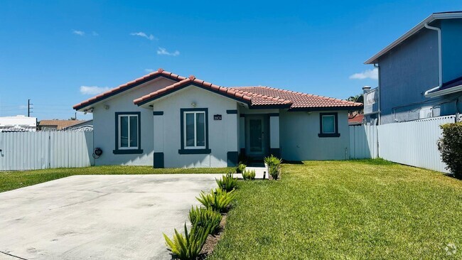 Building Photo - 28104 SW 135th Ave Rental