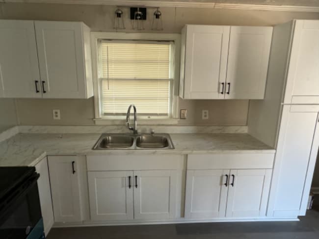 Photo - 2631 Callaway Rd SW