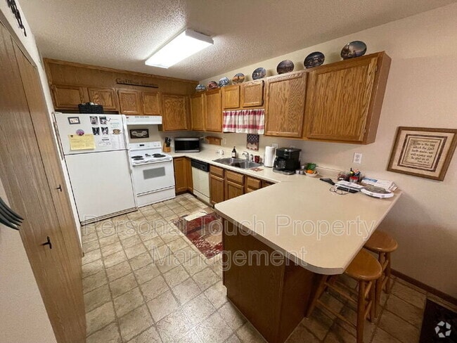 Building Photo - 415 22nd St E Unit D Rental