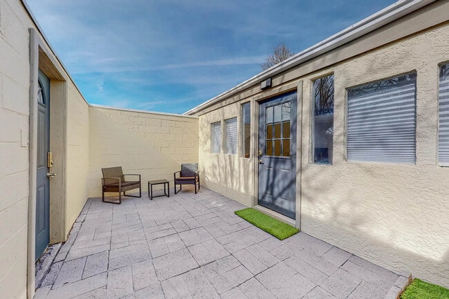 Photo - 720 Truman St NE